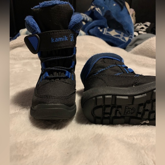 KamiK blue and black boot size 5 toddler - Picture 3 of 4